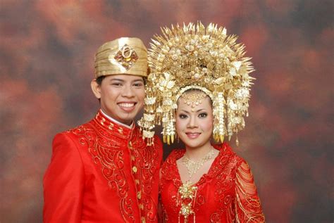 Model baju pengantin adat jawa modern yang membuat penampilanmu anggun. Busana Pengantin Minang yang buruk | Ranah Minangkabau