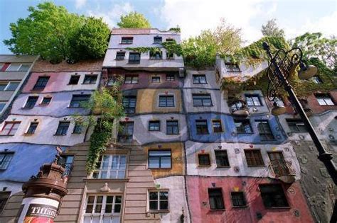 Dieser stadtteil lädt zu einem entspannten tag voller sightseeing und erkundungstouren ein. owalo design: Hundertwasserhaus Wien Innen