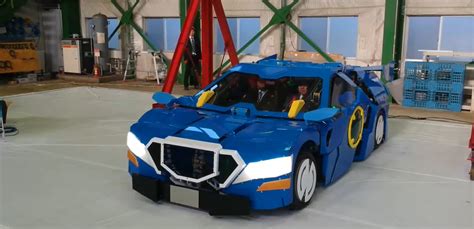 Japan Now Has A Transforming Giant Robotcar That Two Full Sized Adults