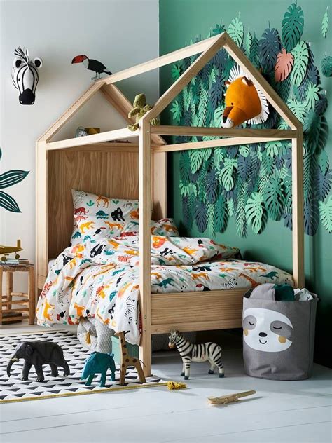 √ Animal Themed Bedroom
