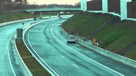 Ein Polizist Pinkelt Auf Der Autobahn A Policeman Peeing On The Highway Youtube