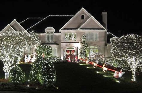 36 Awesome Christmas Lights Ideas For Exterior Decoration Hmdcrtn