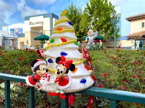 Photos New Light Up Mickey And Minnie 2020 Christmas Tree Popcorn Bucket