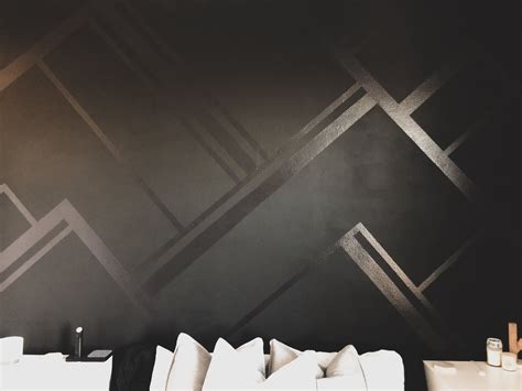 How To Paint A Matte/Gloss Accent Wall in 2020 | Accent wall paint, Black accent walls, Accent ...