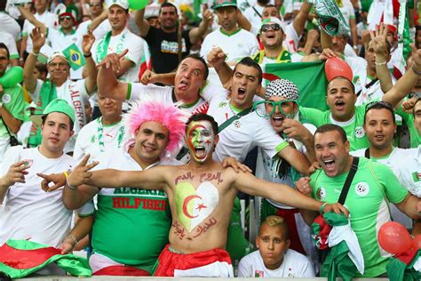 موقع الدراسة الجزائري يوفر كل المساهمات و الدعم للتلميذ لكل سنوات التعليم المتوسط. صور المنتخب الوطني الجزائري , منتخب بلد المليون شهيد ...