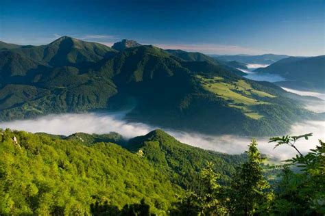 Habsburgovia ho potom znou rekatolizovali. Slovensko a jeho tajuplná príroda na nádherných fotkách ...