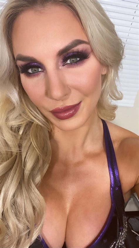 charlotte flair and her massive tits scrolller