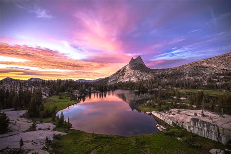 The most beautiful sunset I saw in 2018. Upper Cathedral Lake, Yosemite National Park [5472×3648 ...