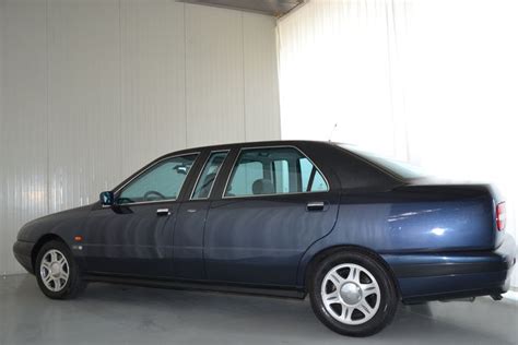 Gianni agnelli con figlio edoardo, cognato carlo caracciolo e luca cordero di montezemolo al concerto di frank sinatra al palaeur di roma 1980. Lancia Kappa di Gianni Agnelli all'asta su Katawiki - QN ...