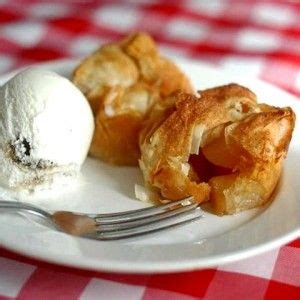 Easy family recipes for dinner, dessert, and more! Apple Cinnamon Phyllo Bundles | Phyllo recipes, Pastries recipes dessert, Phylo dough recipes
