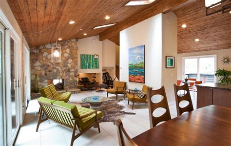 You are going to want to see this one folks. 20 Ranch-Style Homes With Modern Interior Style