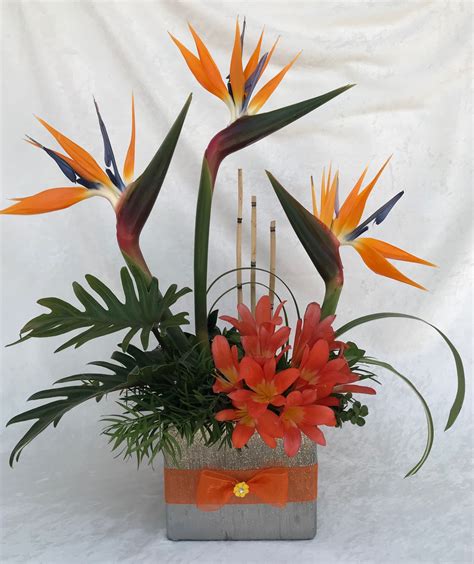 Fancy Birds Of Paradise Tropical Flower Arrangements Tropical Flower Arrangements
