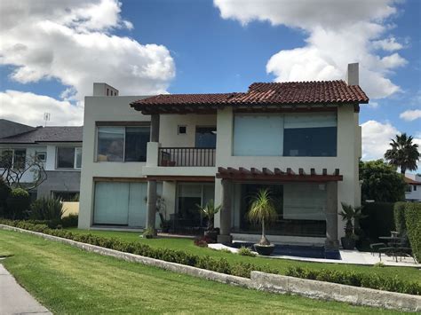 Casa independiente en venta en pleno centro de fuengirola. Casa en renta - La Vista Country Club - Puebla - Prisma House
