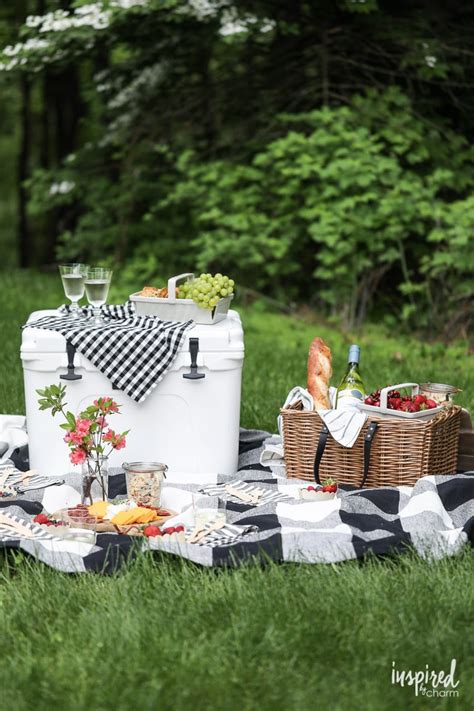 See more ideas about picnic, perfect picnic, picnic inspiration. Picture Perfect Summer Picnic Ideas