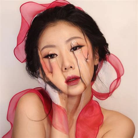 Dain Yoons Mind Bending Optical Illusions Are All Created With Makeup