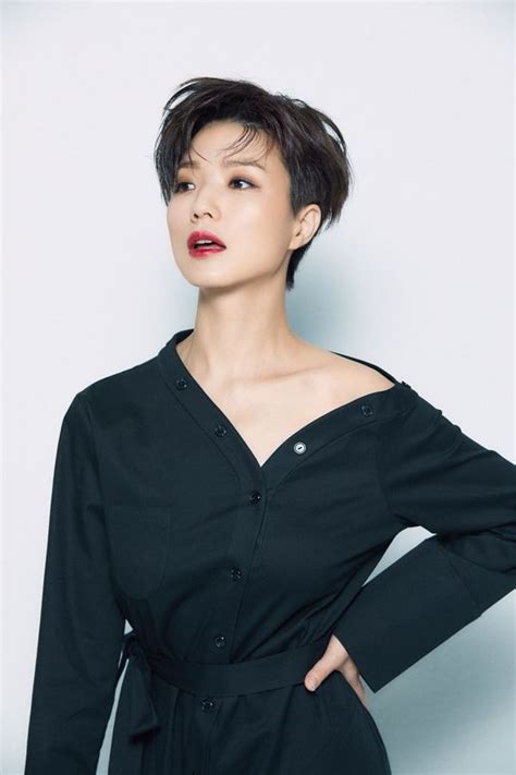 Nữ diễn viên Reply 1997 nhà YG chiếm trọn Top 1 Naver từ tối qua đến