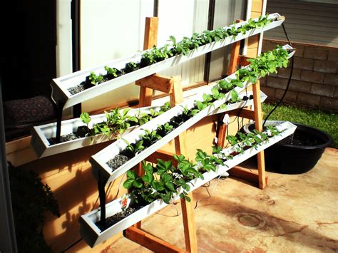 The first thing to do is to choose a spot to prepare the also, don't make the garden too deep. 13 Creative and Innovative rain Gutter Garden Ideas - The ...