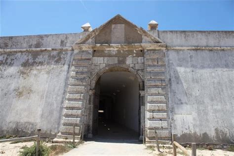 Take a tour of the fortaleza de sagres, portugal to visit historic site in sagres. Fortaleza de Sagres