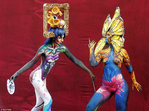 World Bodypainting Festival Models Turn Themselves Into Living Art Work In Austria Daily Mail