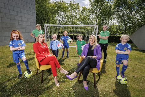 RtÉ Sport Presenters Marie Crowe And Jacqui Hurley With U19 Republic Of