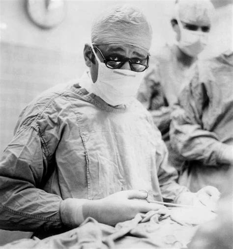 Ota yhteyttä sivuun la 1 de 21 dr rené favaloro messengerissä. René Favaloro: Heart surgery pioneer celebrated in Google ...
