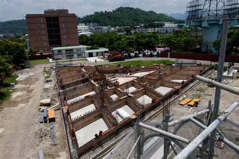 教材領取 / 郵遞安排 (兼讀 遙距課程). 2011-0723 亞洲大學藝術館 安藤忠雄工地現場展 網路傳播領袖預展 亞大camera1 077.jpg | Flickr