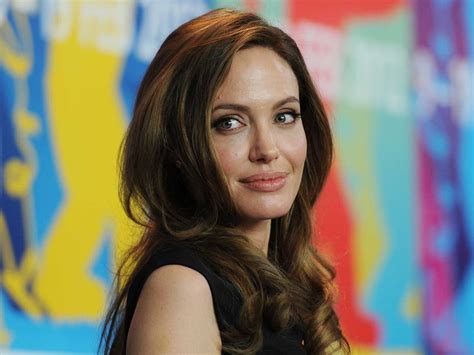 Angelina Jolie Double Mastectomy Surgeon Reveals Actress Went Back To