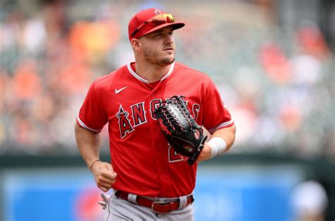 Monumental Moment Mike Trout Bestows Crown On Shohei Ohtani Sparks
