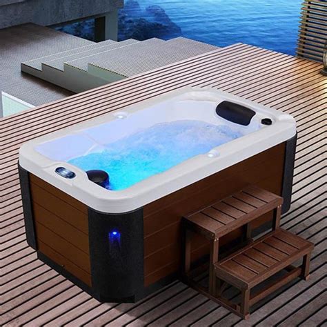 Experts Pick Top 4 Inflatable Hot Tubs With Hydro Jets