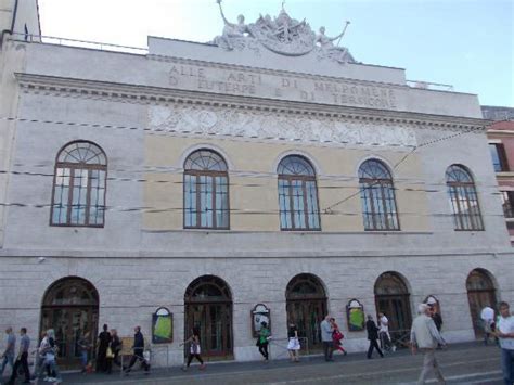 Teatro Argentina Roma Spettacoli E Biglietti Teatroit