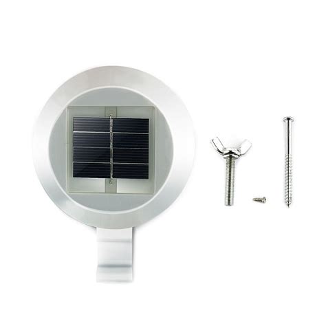 Il funzionamento è molto semplice, durante il giorno il pannello solare accumulerà energia per un'autonomia di più di 10 ore che potrà essere utilizzata la sera, il. Faretto led 4370 con pannello solare da esterno funziona a ...