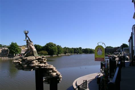 River club is located on the barrier island in indian river shores. Shorewest Realtors - Homes for Sale in Milwaukee, Waukesha ...