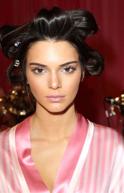 Kendall Jenner At The Vsfs Victoria Secret Fashion Show Kendall And