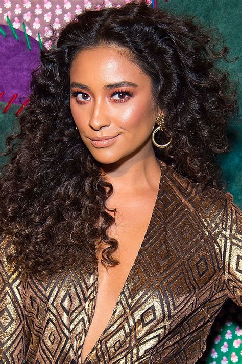 11 hottest celebrities with curly hair