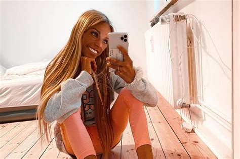 Anorexic Instagram Influencer Dies In Arms Of Friend Aged Just 24
