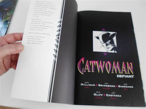Catwoman Defiant Dc Graphic Novel Ebay