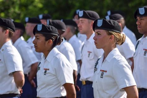 1st Women Finish Enlisted Infantry Training Become Army Infantrymen