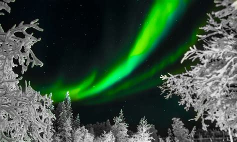 4000x2669 Wildlife Human Northern Light Green Ice Snow Wallpaper