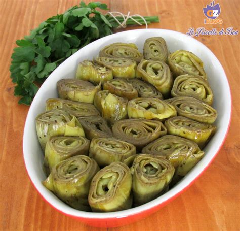 In questo caso è necessario procurarsi dell'olio extravergine d'oliva, uno spicchio d'aglio, sale e un ciuffo di prezzemolo. Carciofi in padella saporiti