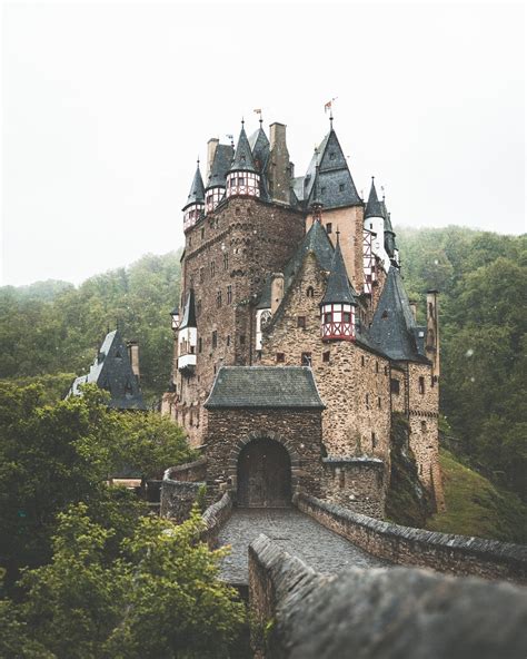 Snow At Eltz Castle Germany During Summer 2400x3000 Oc Nico