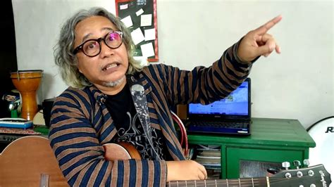 Gempa bumi adalah guncangan atau getaran di permukaan bumi akibat pergeseran lapisan batuan di dasar permukaan bumi. GEMPA BUMI ADALAH KUTUKAN - YouTube