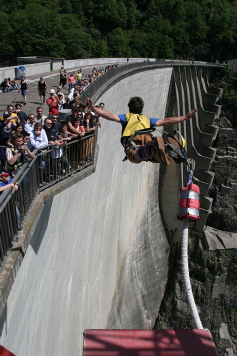 Check spelling or type a new query. Val Verzasca - Reiseführer Lago Maggiore & Lago d'Orta