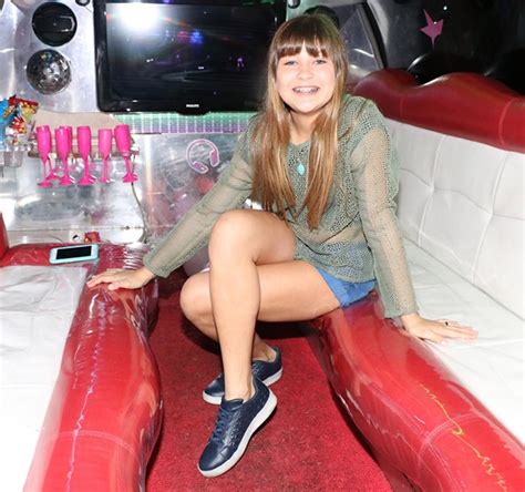Nikki Meneghel Sobrinha De Xuxa Celebra Anos Com Passeio De Limousine No Rio Quem Popquem
