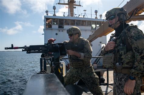 Dvids Images Us Coast Guard Trains With Us Army At Us Naval