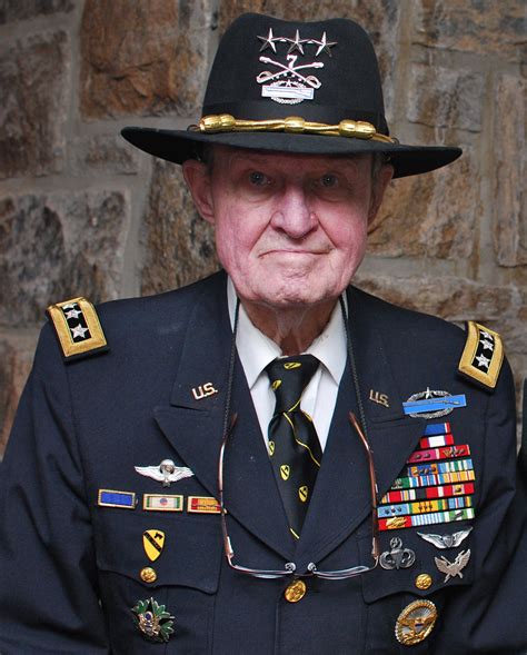 Man Of The Month Hal Moore And The Men Of The 7th Cav Ming