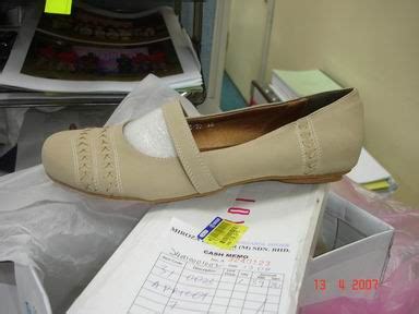 Ramai tertanya tanya kasut apa yang perlu dibeli untuk start collecting sneakers, kasut apa yang sesuai untuk. Hati Hati Kasut Kulit Babi