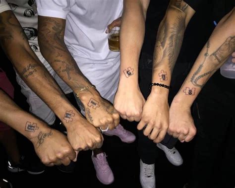Matching Puzzle Piece On Neymar And His Friends Tatuajes De Amistad