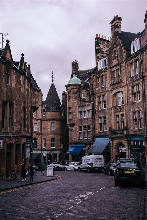 Beautiful Edinburgh, Scotland (one of my favourite cities!)
