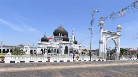 Alor setar ( jawi : Kedah benarkan solat fardu berjemaah di masjid | Harian Metro
