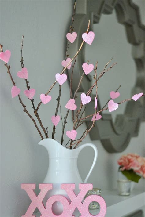 14 Lovely Valentines Day Projects Diy Valentines Day Decorations Valentines Day Decorations